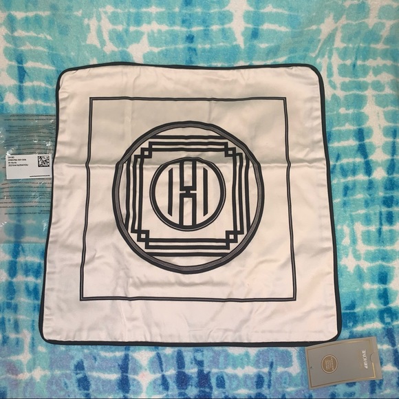 CLASSIC COLLECTION H&M HOME CONSCIOUS Natural Black Design Organic Pillow Cover - Picture 1 of 11